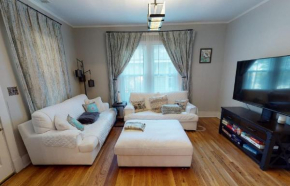Renovated 3/2 * Craftsman Home * Perfect Location